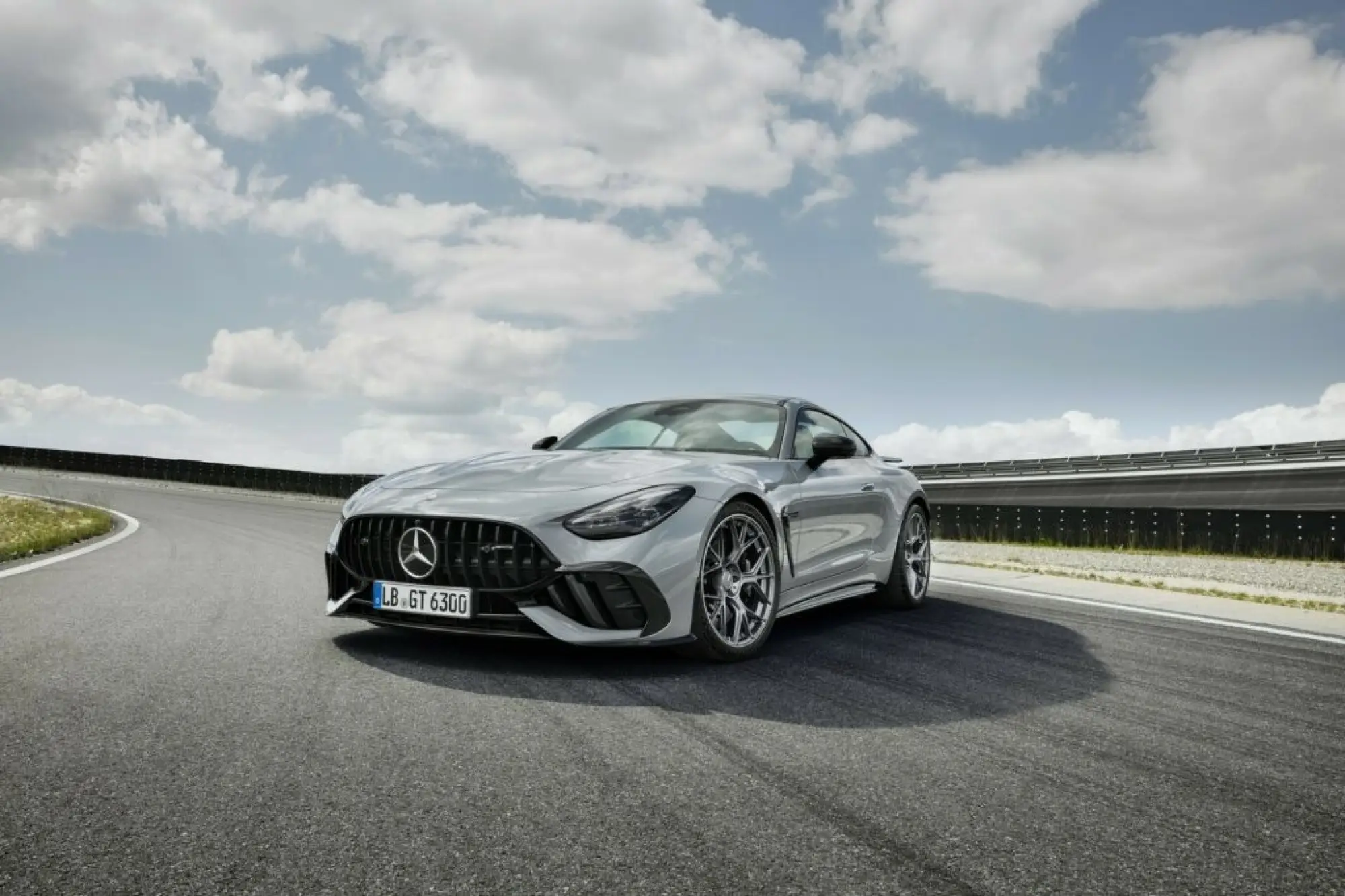 Mercedes-AMG GT 63 Pro - 17