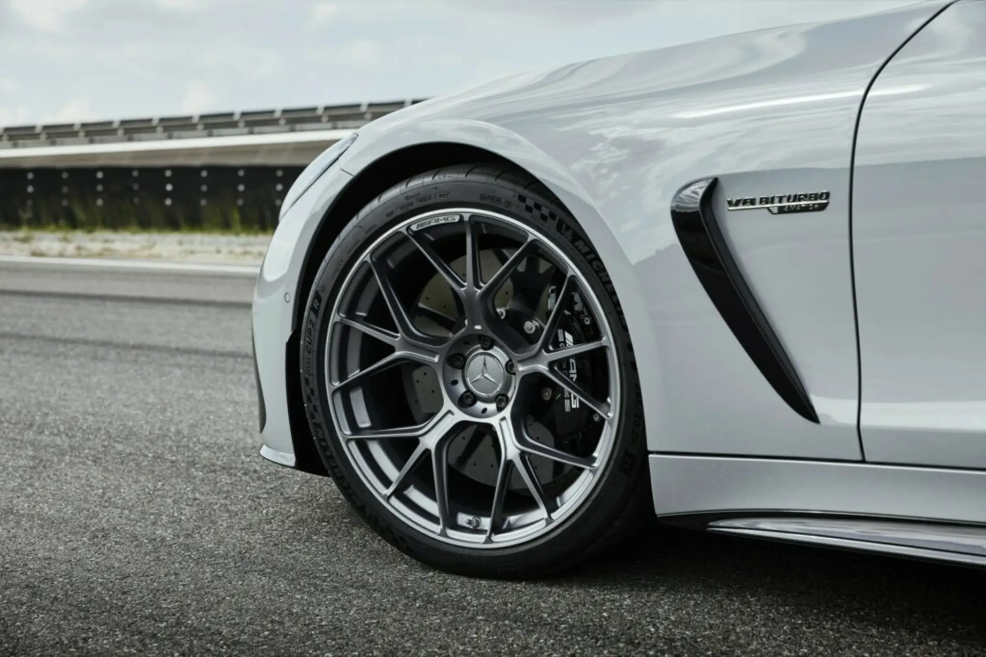 Mercedes-AMG GT 63 Pro - 11
