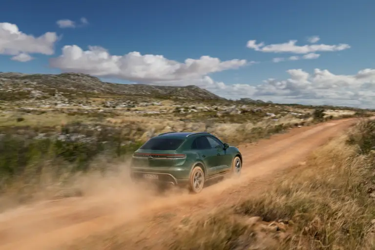 Porsche Macan elettrica - nuove versioni - 4