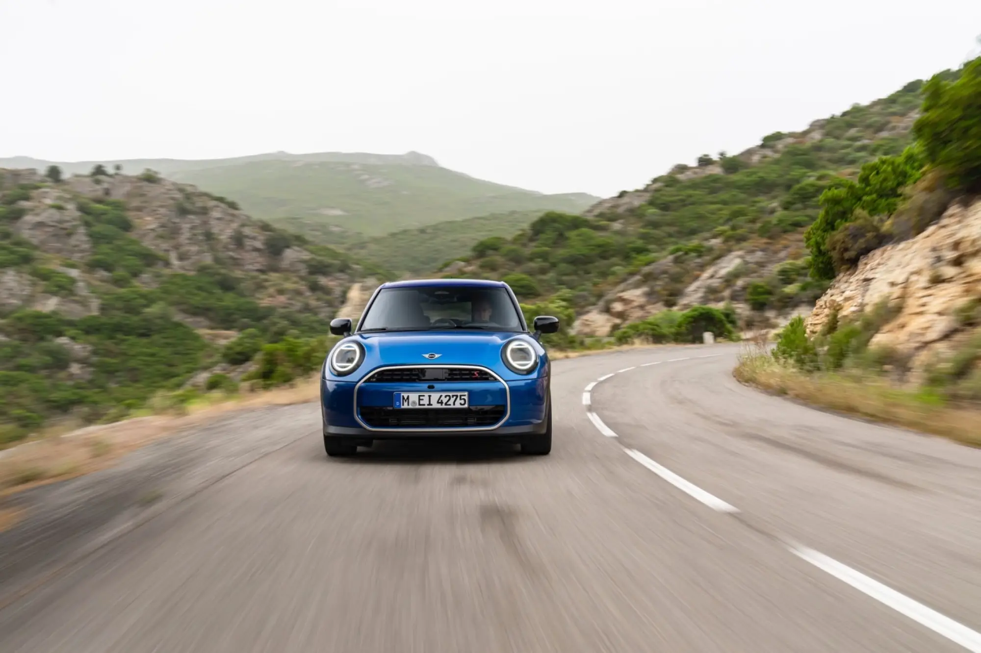 Mini Cooper S 5 porte 2024 - Foto ufficiali - 6