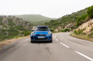Mini Cooper S 5 porte 2024 - Foto ufficiali - 6