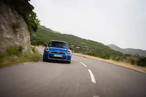 Mini Cooper S 5 porte 2024 - Foto ufficiali - 11