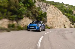Mini Cooper S 5 porte 2024 - Foto ufficiali - 12