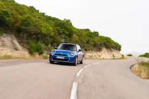 Mini Cooper S 5 porte 2024 - Foto ufficiali - 15