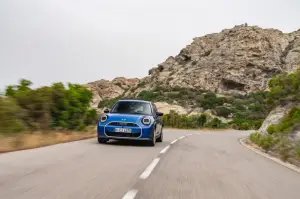 Mini Cooper S 5 porte 2024 - Foto ufficiali - 18