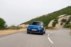 Mini Cooper S 5 porte 2024 - Foto ufficiali - 19