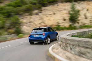 Mini Cooper S 5 porte 2024 - Foto ufficiali - 24