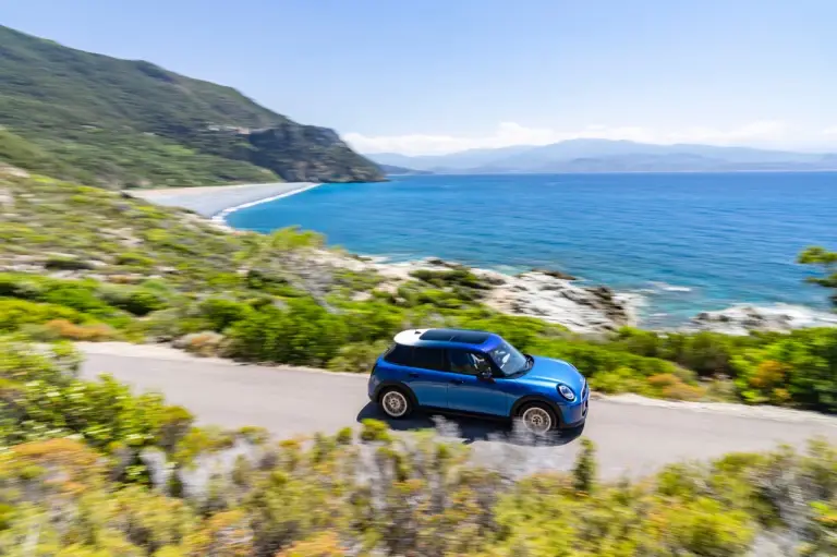 Mini Cooper S 5 porte 2024 - Foto ufficiali - 22