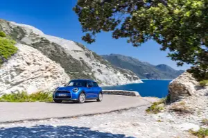 Mini Cooper S 5 porte 2024 - Foto ufficiali - 27