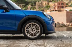 Mini Cooper S 5 porte 2024 - Foto ufficiali - 48