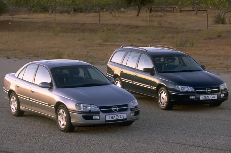 Opel Omega festeggia 30 anni - 2