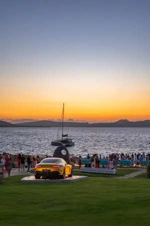 Mercedes - Phi Beach 2024 - 11