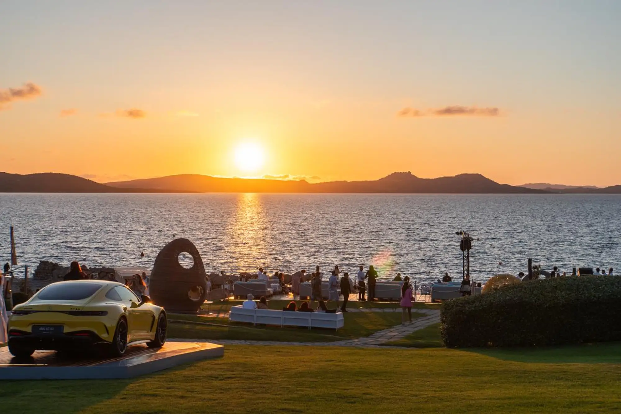 Mercedes - Phi Beach 2024 - 19