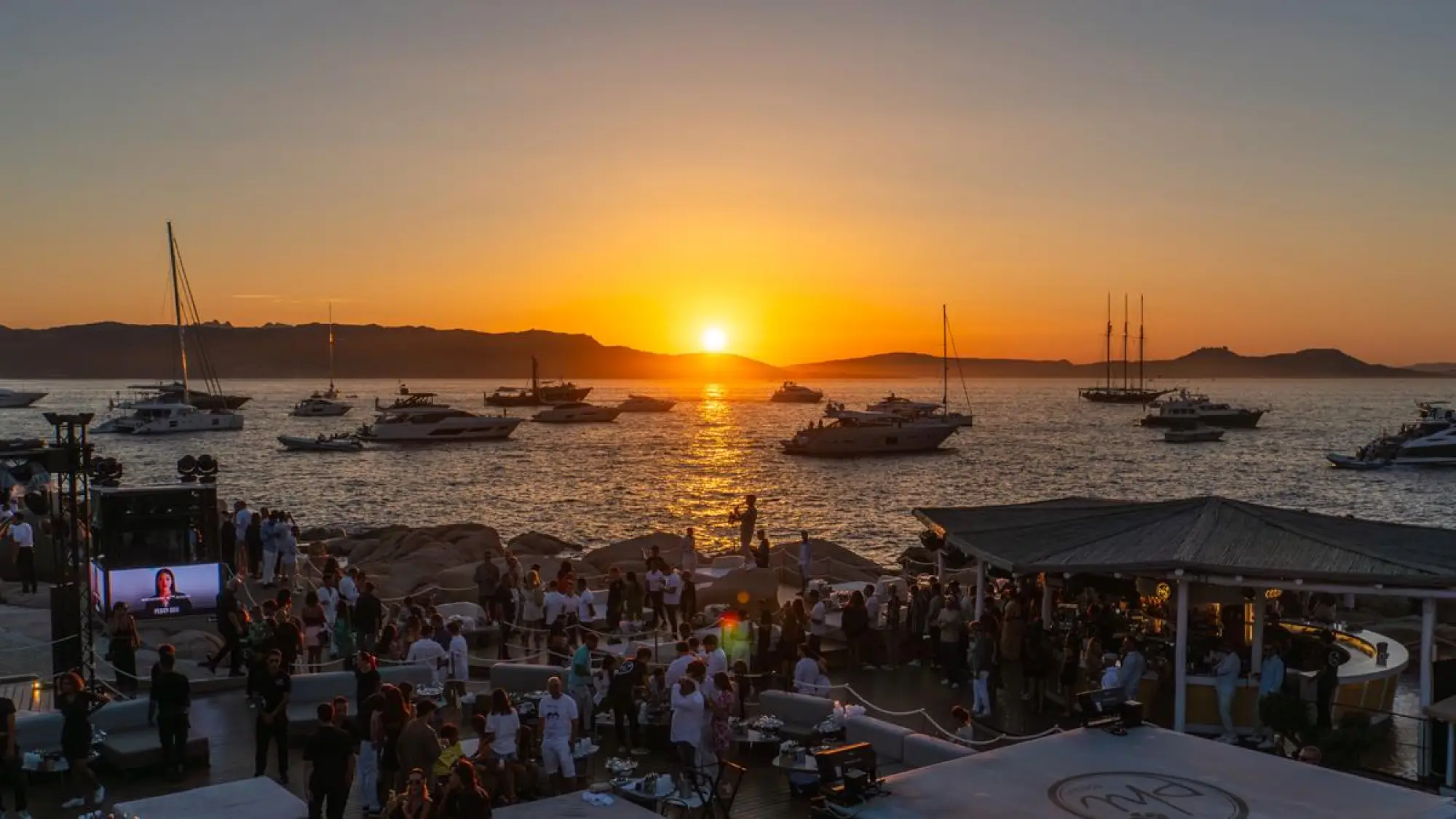 Mercedes - Phi Beach 2024 - 27