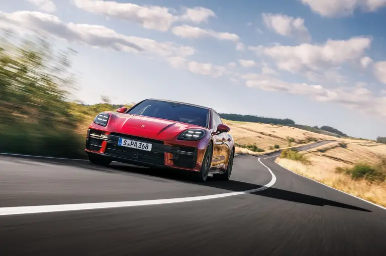 Porsche Panamera Turbo S E-Hybrid e GTS - 2