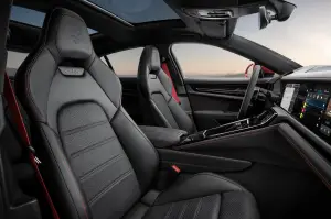 Porsche Panamera Turbo S E-Hybrid e GTS - 6