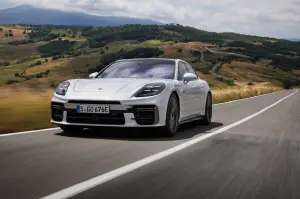 Porsche Panamera Turbo S E-Hybrid e GTS - 5