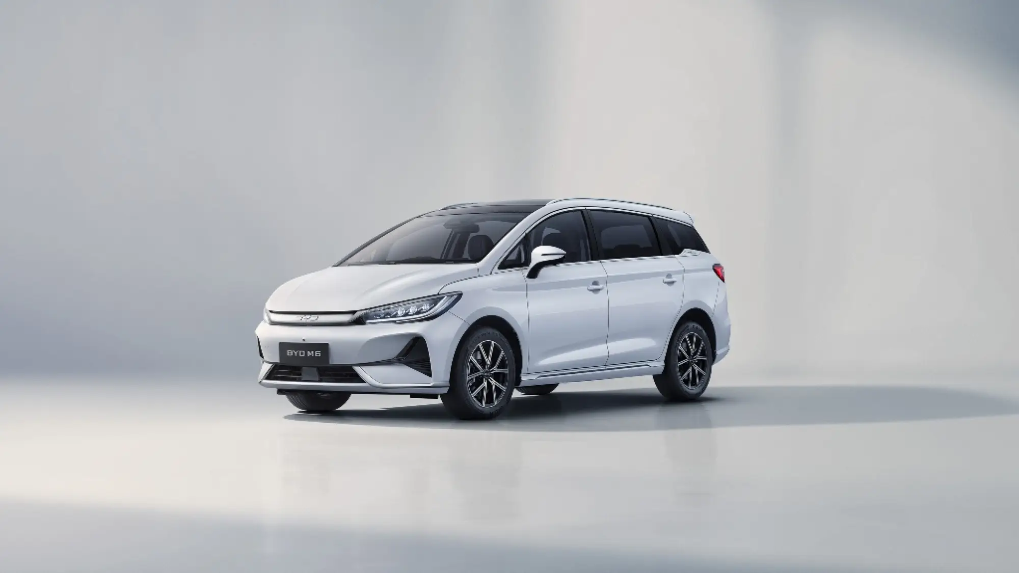 BYD M6 - 2