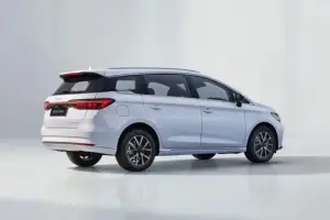 BYD M6 - 6