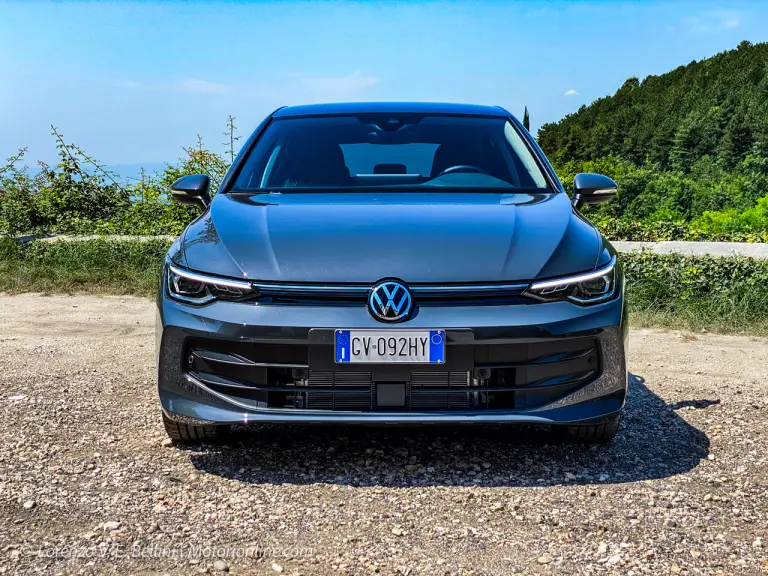 Volkswagen Golf 2024 - Prime impressioni di guida - 1