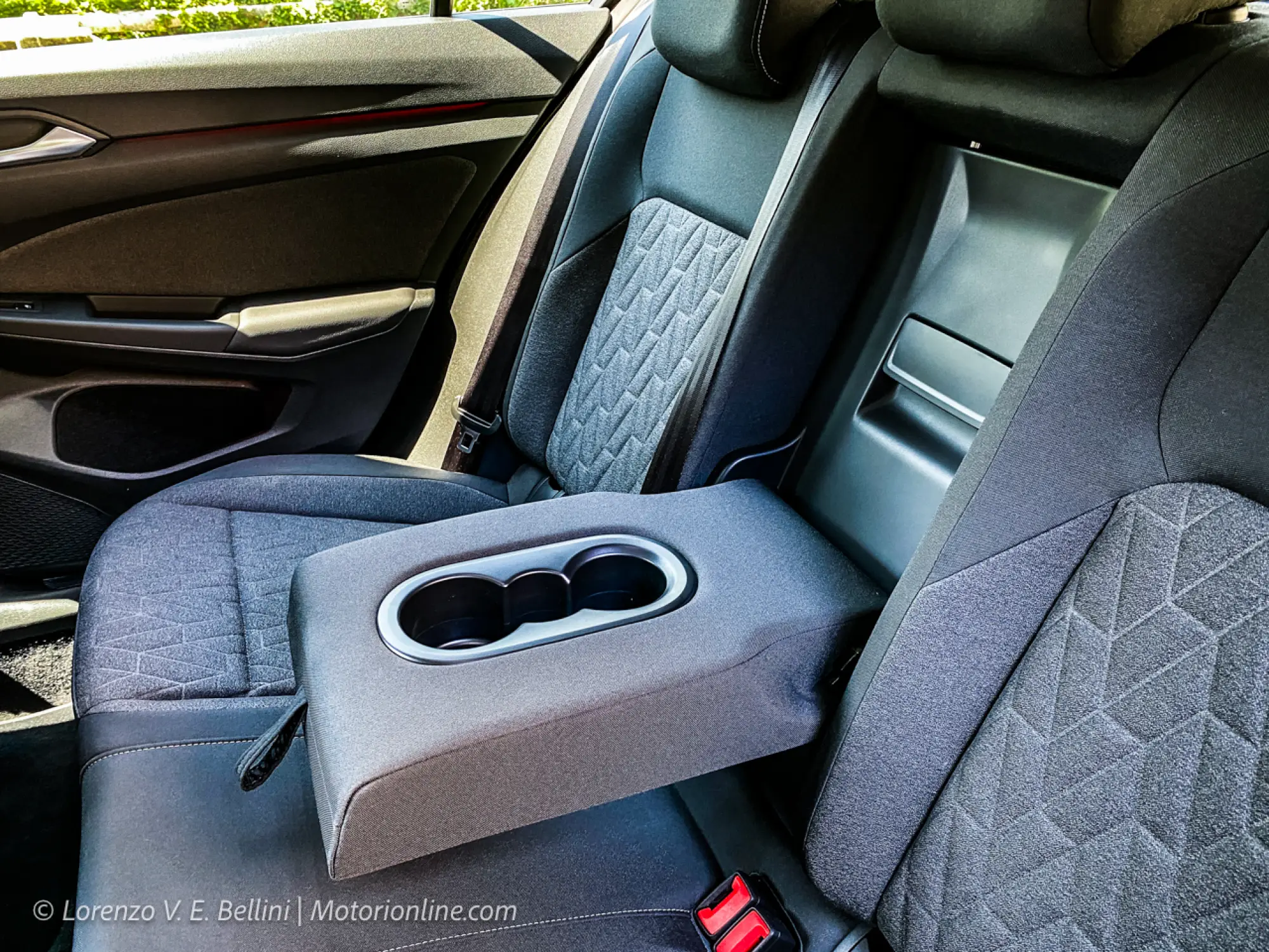 Volkswagen Golf 2024 - Prime impressioni di guida - 24