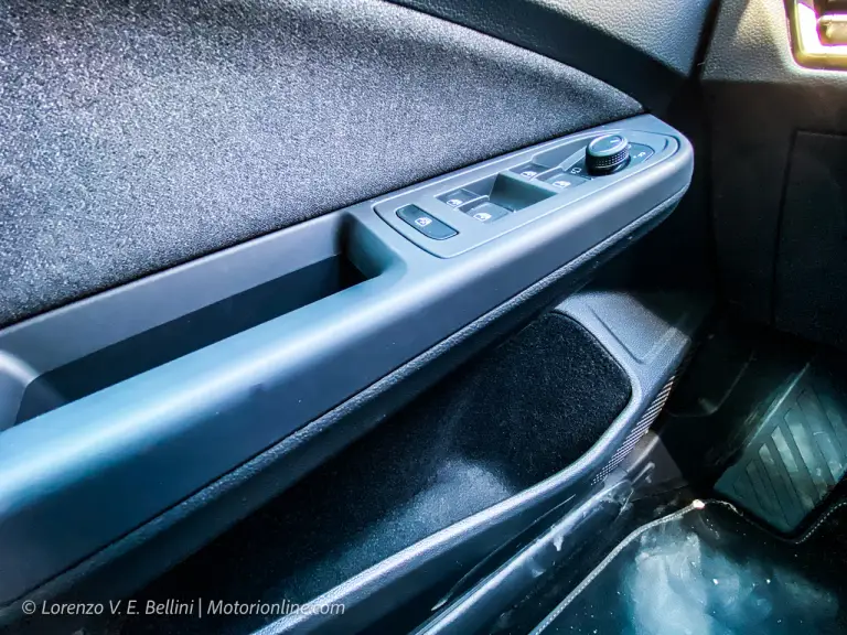 Volkswagen Golf 2024 - Prime impressioni di guida - 27