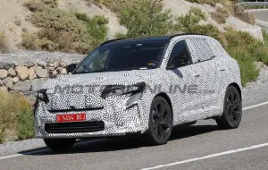 Renault Austral 2025 - Foto spia 25-07-2024 - 7