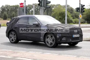 Genesis GV70 Electrified - Foto spia 26-7-2024 - 2