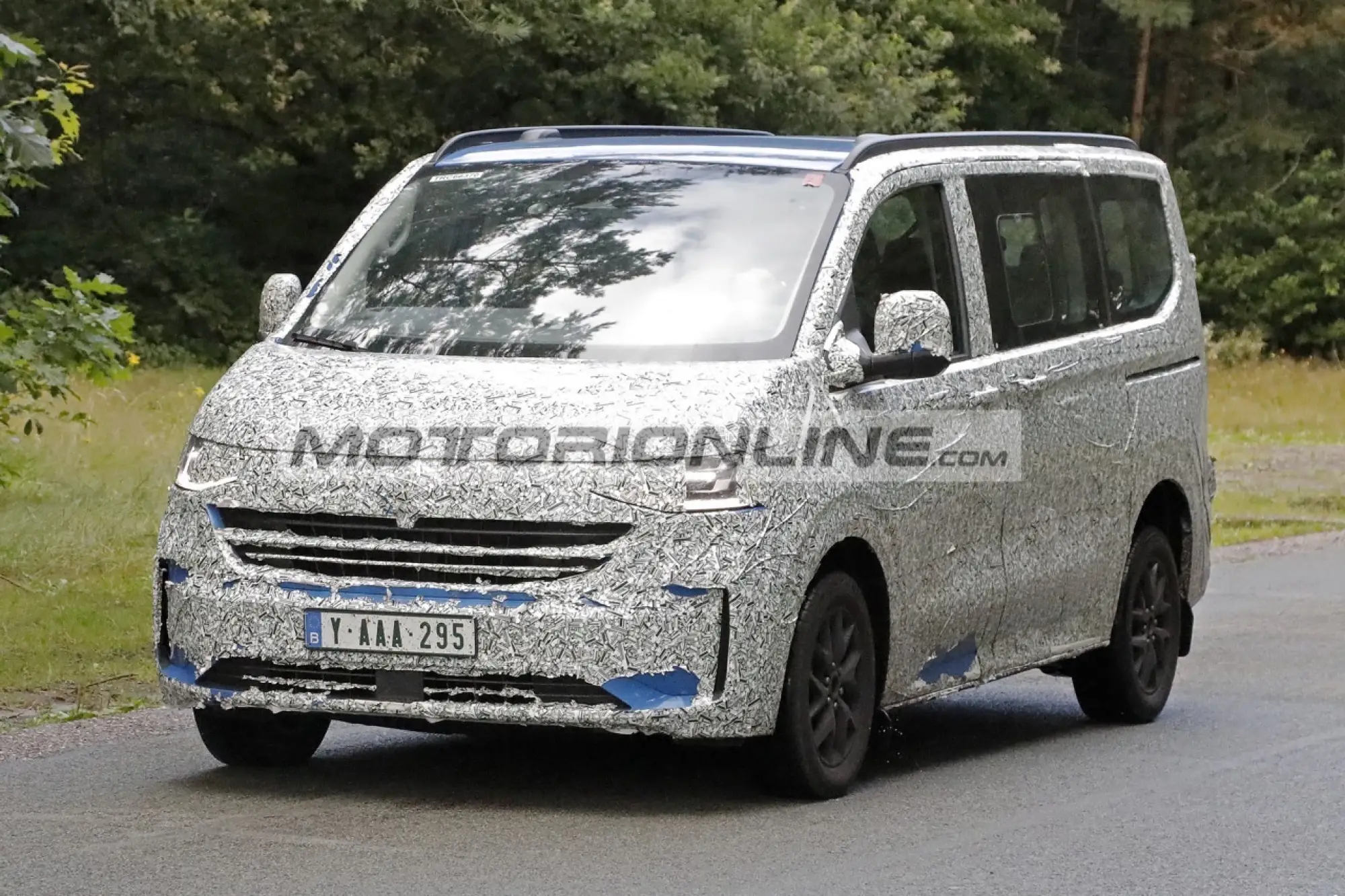 Volkswagen Transporter - Foto spia 30-7-2024 - 3