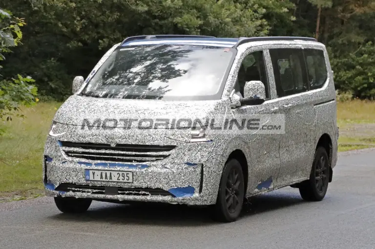 Volkswagen Transporter - Foto spia 30-7-2024 - 3