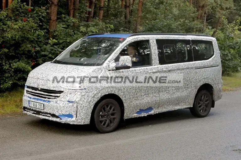 Volkswagen Transporter - Foto spia 30-7-2024 - 2