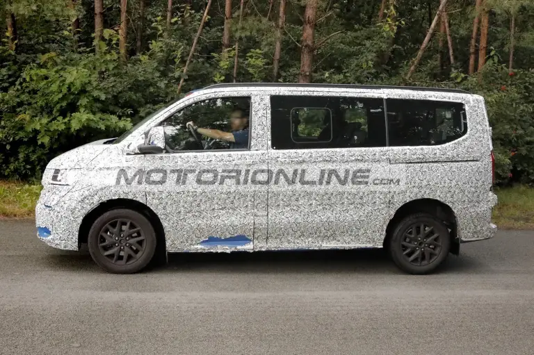 Volkswagen Transporter - Foto spia 30-7-2024 - 8