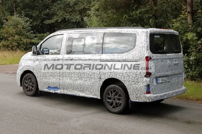 Volkswagen Transporter - Foto spia 30-7-2024 - 6