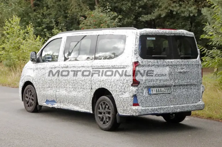 Volkswagen Transporter - Foto spia 30-7-2024 - 9