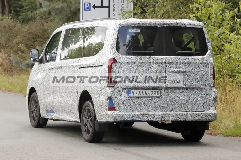 Volkswagen Transporter - Foto spia 30-7-2024 - 12