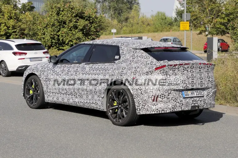 Kia EV6 GT - Foto spia 31-7-2024 - 10