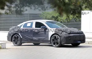 Hyundai Ioniq 6 2025 - Foto spia 01-08-2024 - 4