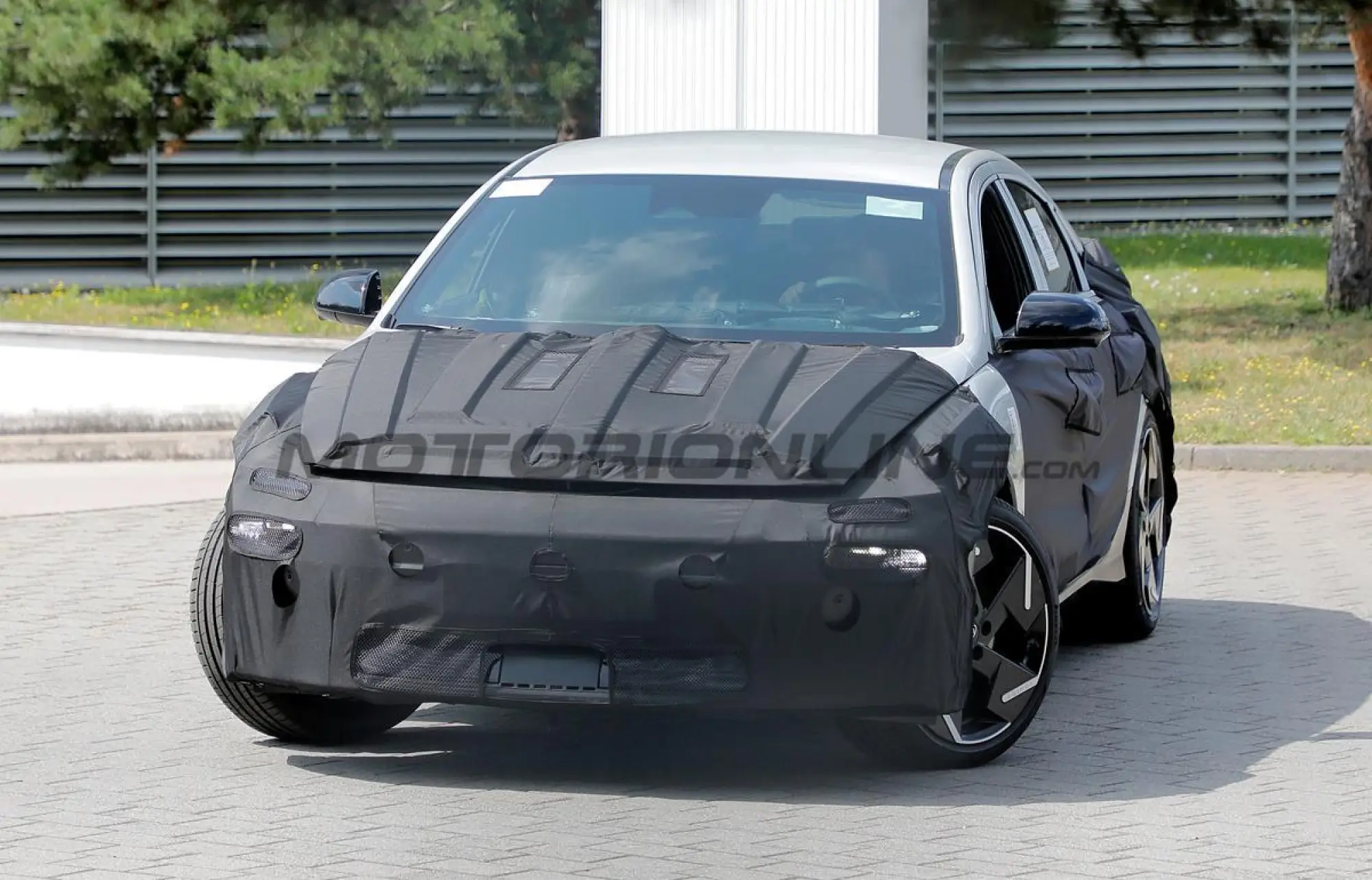 Hyundai Ioniq 6 2025 - Foto spia 01-08-2024 - 1