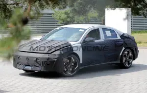 Hyundai Ioniq 6 2025 - Foto spia 01-08-2024 - 3