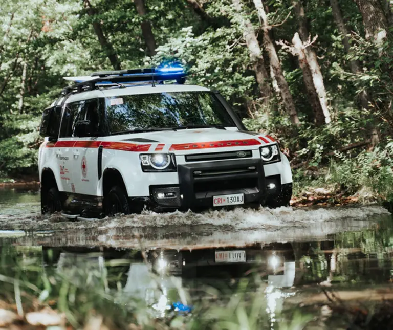 Defender 70 anni con British Red Cross - 10