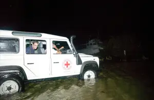 Defender 70 anni con British Red Cross - 3