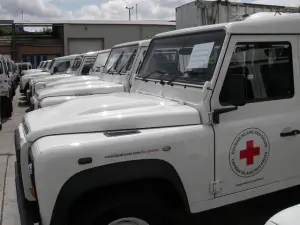 Defender 70 anni con British Red Cross - 1