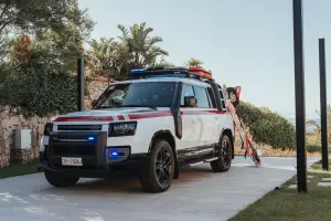 Defender 70 anni con British Red Cross - 5