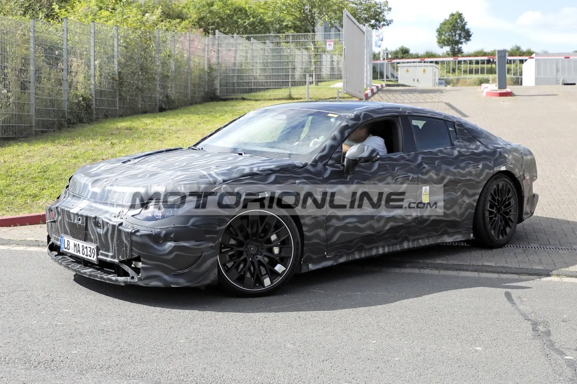 Mercedes-AMG GT - Foto spia 6-8-2024 - 3