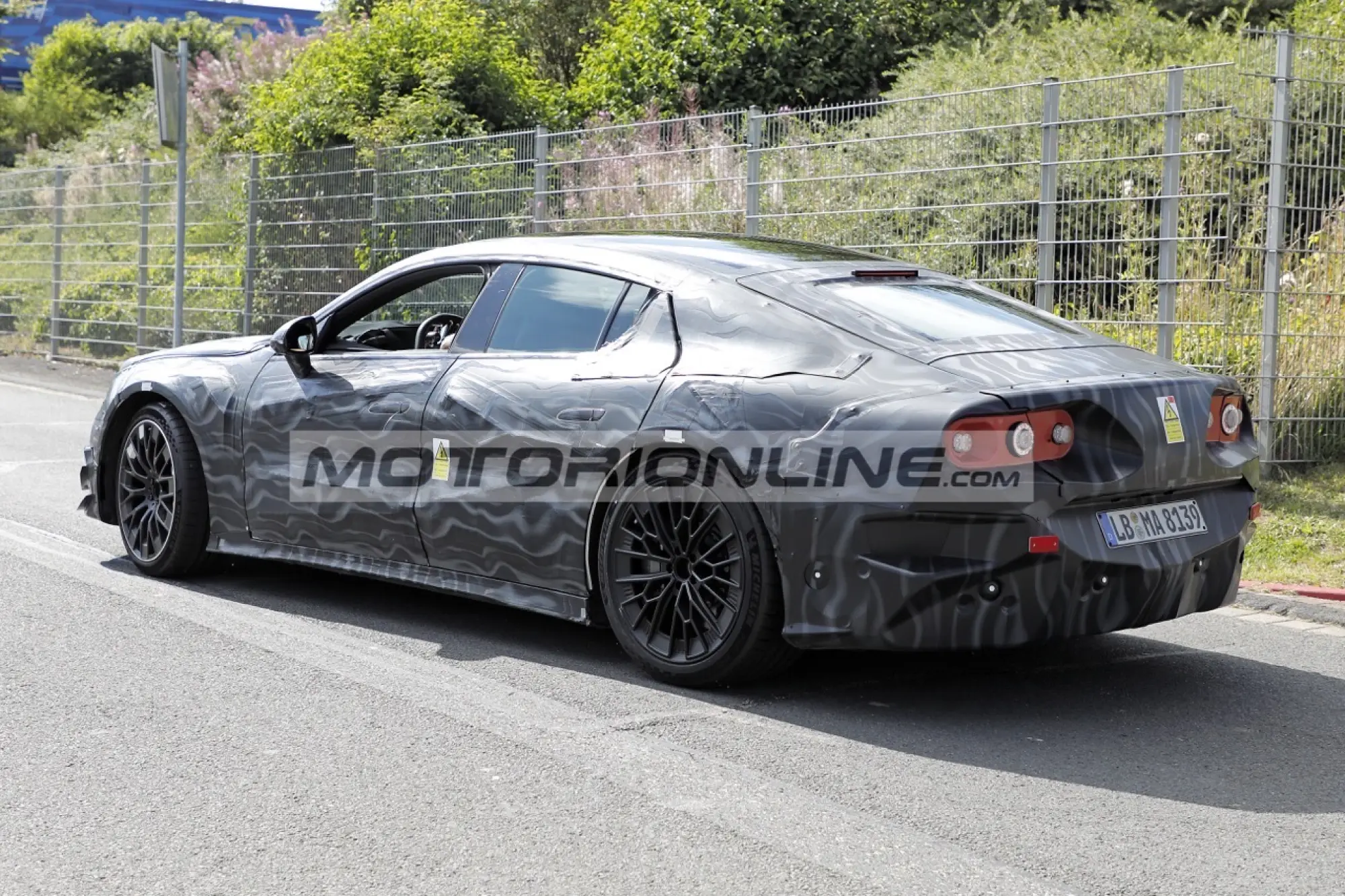 Mercedes-AMG GT - Foto spia 6-8-2024 - 6