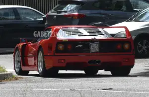 Ferrari F40 in strada - 15