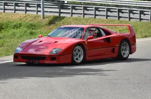 Ferrari F40 in strada - 18
