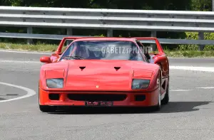 Ferrari F40 in strada - 9