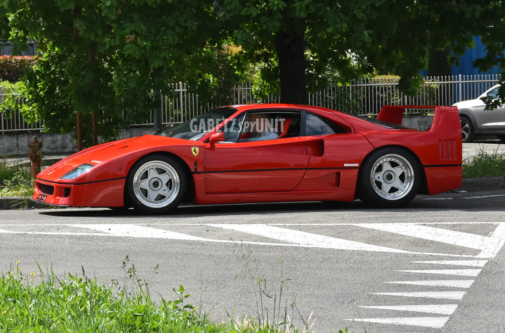 Ferrari F40 in strada - 2