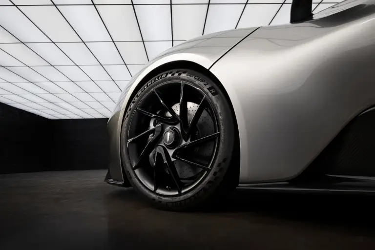 Pininfarina B95 Gotham - 1